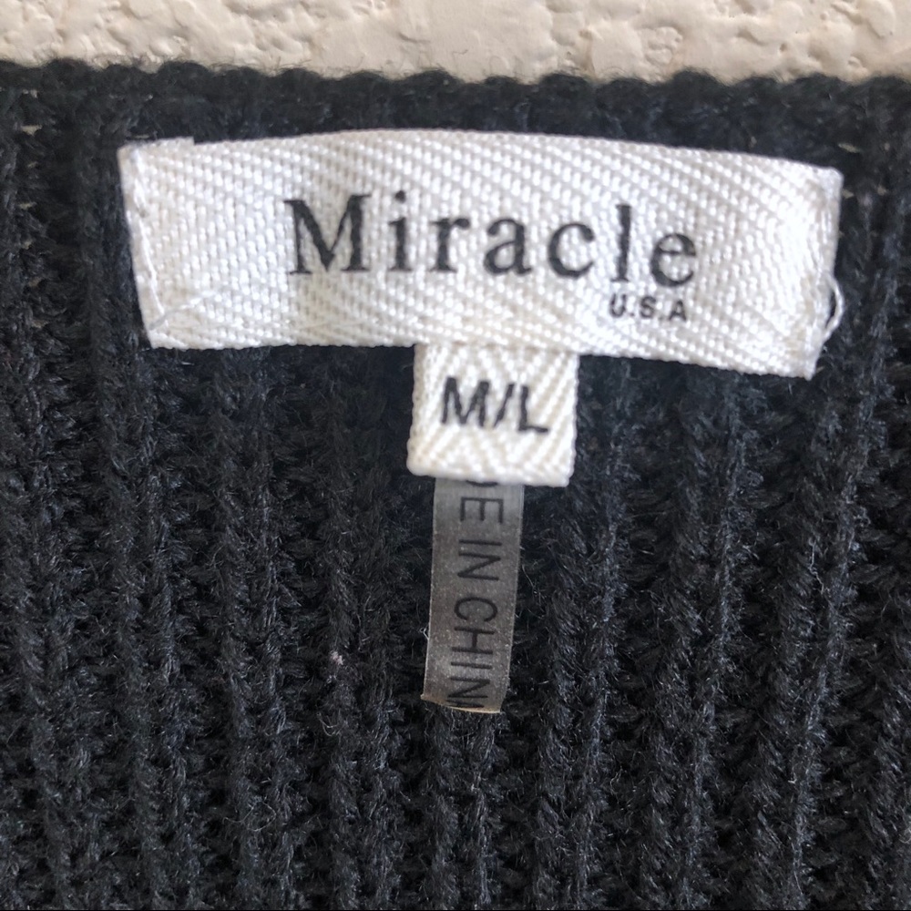 Cute black v-neck knit sweater - Picture 6 of 7